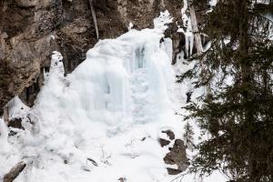 푸른 빙하의 자리, 존스턴 캐니언Johnston Canyon