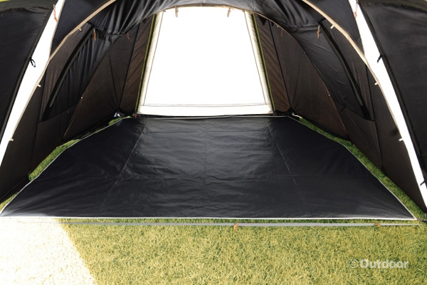 미라클 패밀리 텐트 전용 그라운드 시트가 포함됐다. 바닥으로부터 습기 및 오염을 방지한다.
